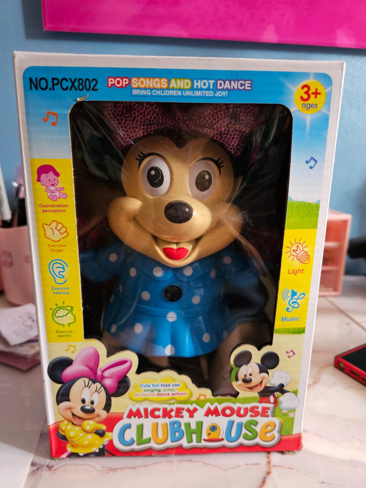 Muñeco mickey baila prende luces